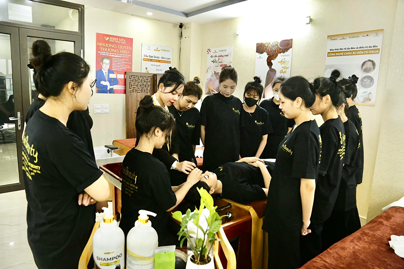 Đào tạo chuyển giao công nghệ CSSK Massage trị liệu | VietBeauty Academy