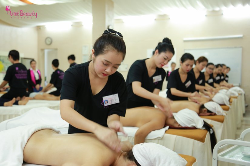 Đào tạo cấp bằng nghề chính quy Massage và Chăm sóc da cho chuyên viên Spa Hotel Resort | VietBeauty Academy