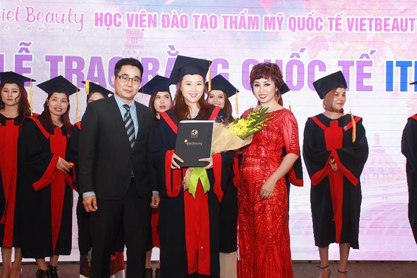 Vì sao Kỹ thuật viên Spa Hotel Resort cần có bằng quốc tế iTEC | VietBeauty Academy